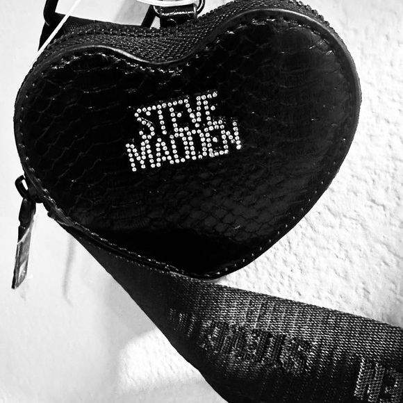 Steve Madden Black Crossbody Bag with Heart Pouch - Picture 3 of 4